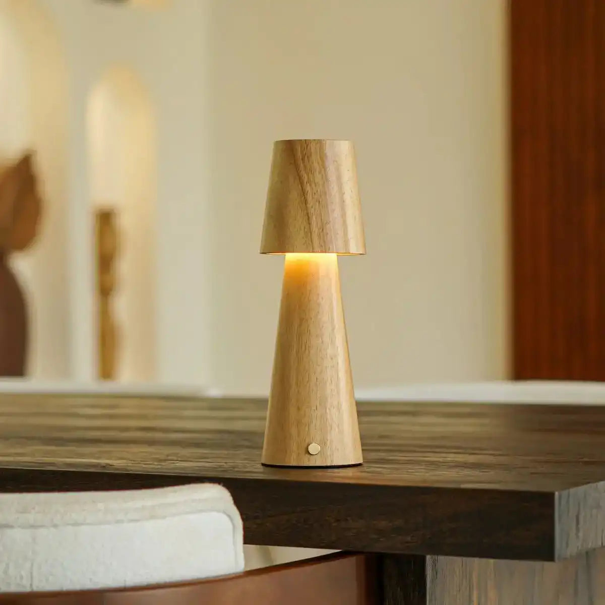 Lucas wiederaufladbare Tischlampe – kabellos, dimmbar und USB-C-Aufladung