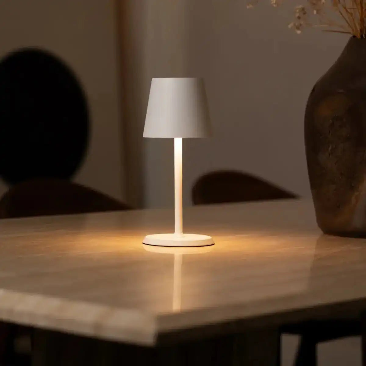 James White wiederaufladbare Tischlampe – kabellos, dimmbar und elegant