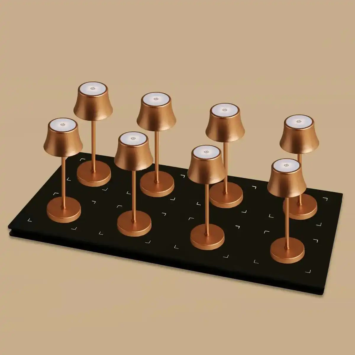 Combi Set Professional-8 x de pijp Mini Kupfer wieder aufladbarer Tischlampen & 1 x Zentralstation Wireless Ladestation mit Qi-Technologie