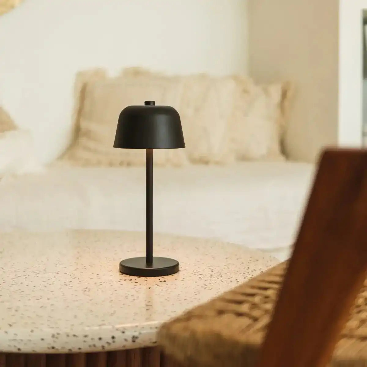 Anton Black wiederaufladbare Tischlampe | Stilvolle und kabellose Beleuchtung