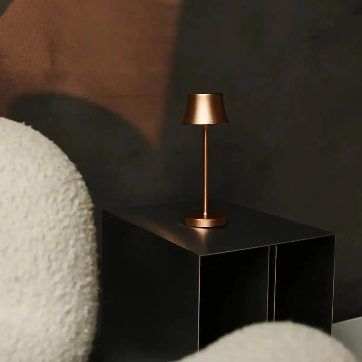 Combi-Set-4 x de pijp Mini Kupfer wiederaufladbare Tischlampen & 1 x Amstel Wireless Ladestation mit Qi-Technologie