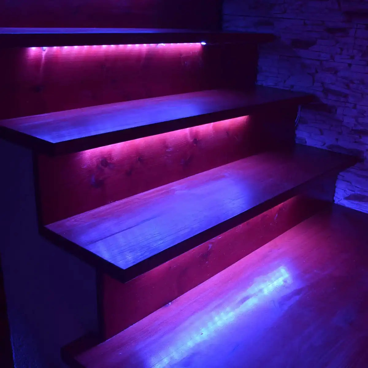 LED "Stripe" ca. 3 m lang, 180 LED UV-Licht.