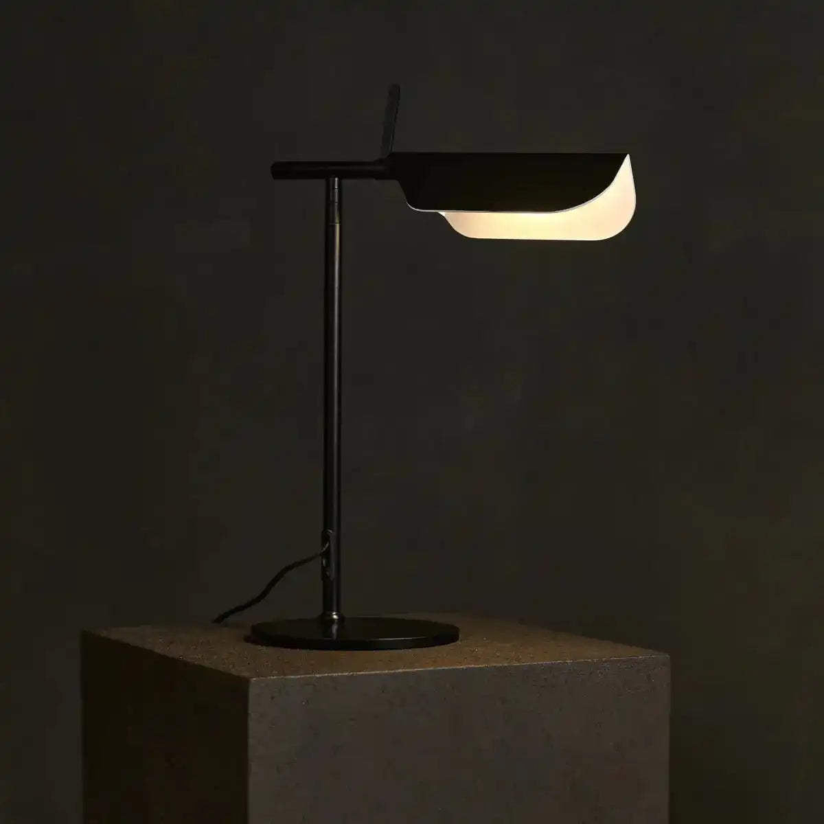 Marcello Kommodenlampe aus schwarzem Metall – modernes skandinavisches Design