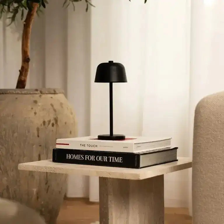 Anton Black wiederaufladbare Tischlampe | Stilvolle und kabellose Beleuchtung