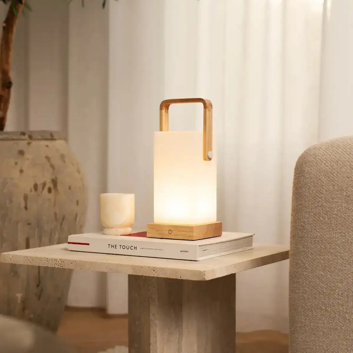 Harper Hellbraune Holzlampe – kabellose wiederaufladbare Tischlampe mit Griff