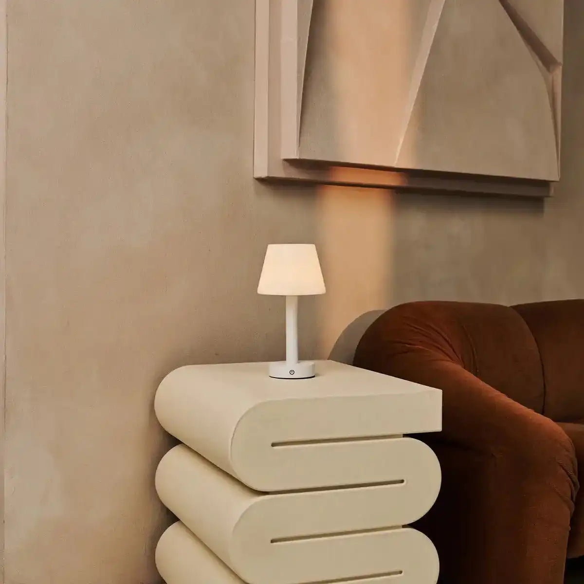 Zoë Weiße wiederaufladbare Tischlampe aus Holz | Kabellos, dimmbar, USB-C, 80-Stunden-Akku