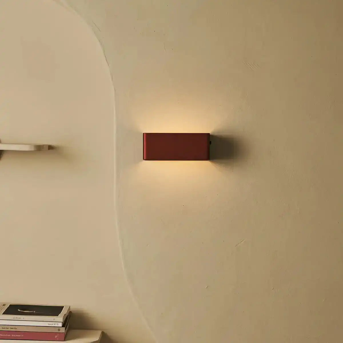 Tessa Bronze schnurlose Wandlampe einschließlich Fernbedienung, 20 Lichtmodi, dimmbares, magnetisches Suspensionssystem und mit Bewegungssensor