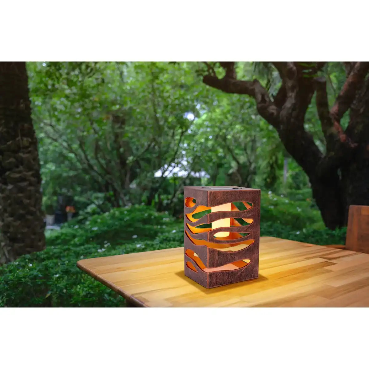 LED Deko-Solarleuchte "HILDA", 12,3 x 12,3 cm, 20 cm hoch, aus hochwertigem Kunststoff, innen Gold, außen gold-braunes Metall-Finish, integrierte LED, warmweiß