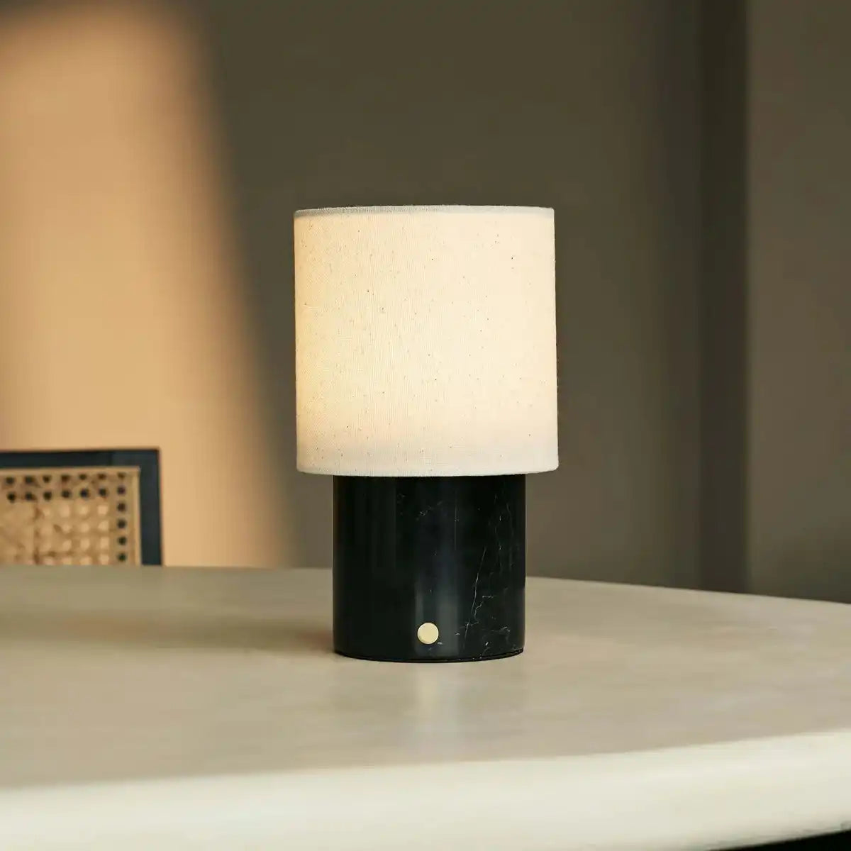 Dou Black / Nero Marquina - Marmor wiederaufladbare Tischlampe - Schnurloses, 3 Lichtmodus und mit Leinen austauschbarer Lampenschirm