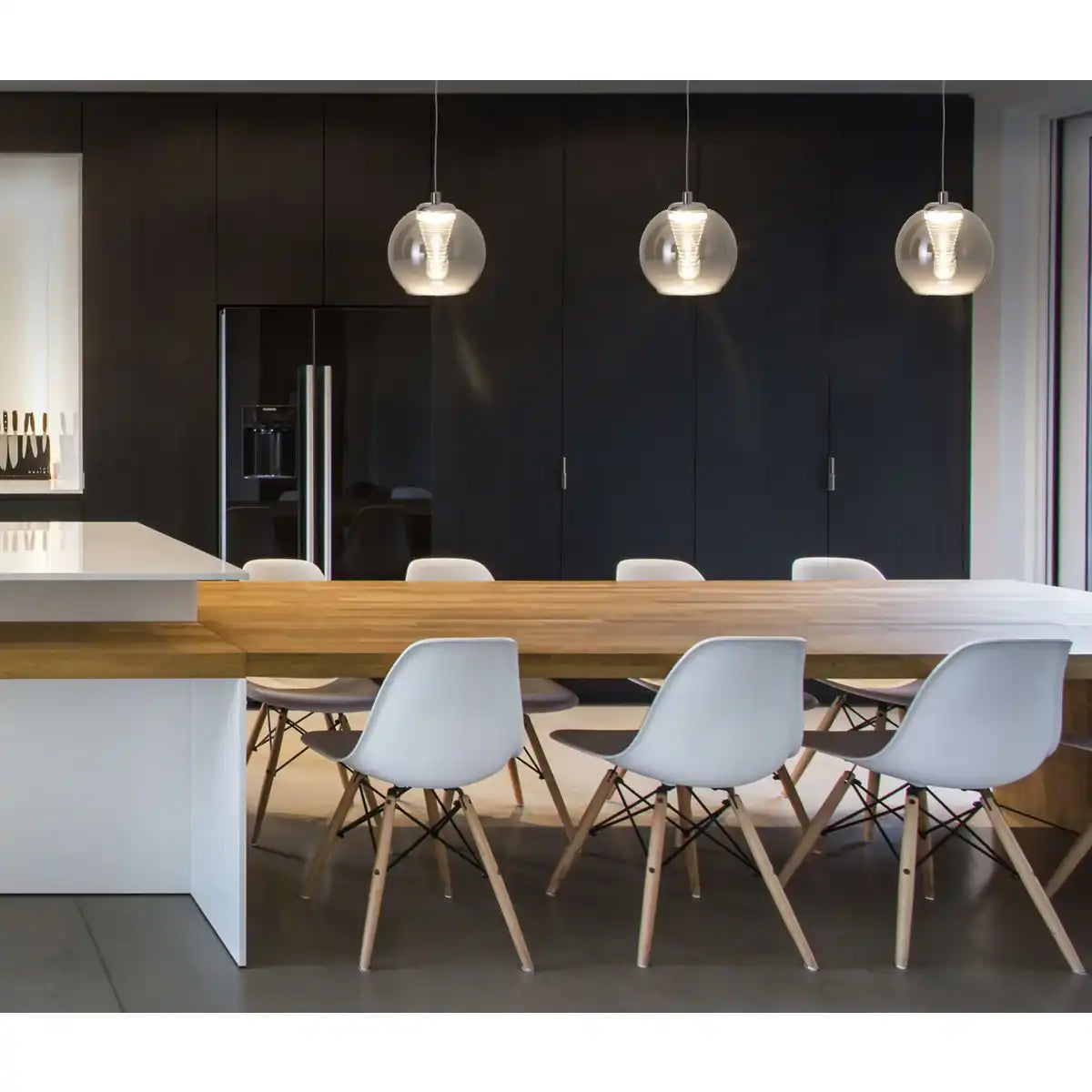 LED Pendelleuchte "VASO", Pendellampe aus Metall und Glas in anthrazit, mit fest verbauten LEDs, Hängelampe für Esszimmer und Wohnzimmer mit einem Øvon 14,5 cm.