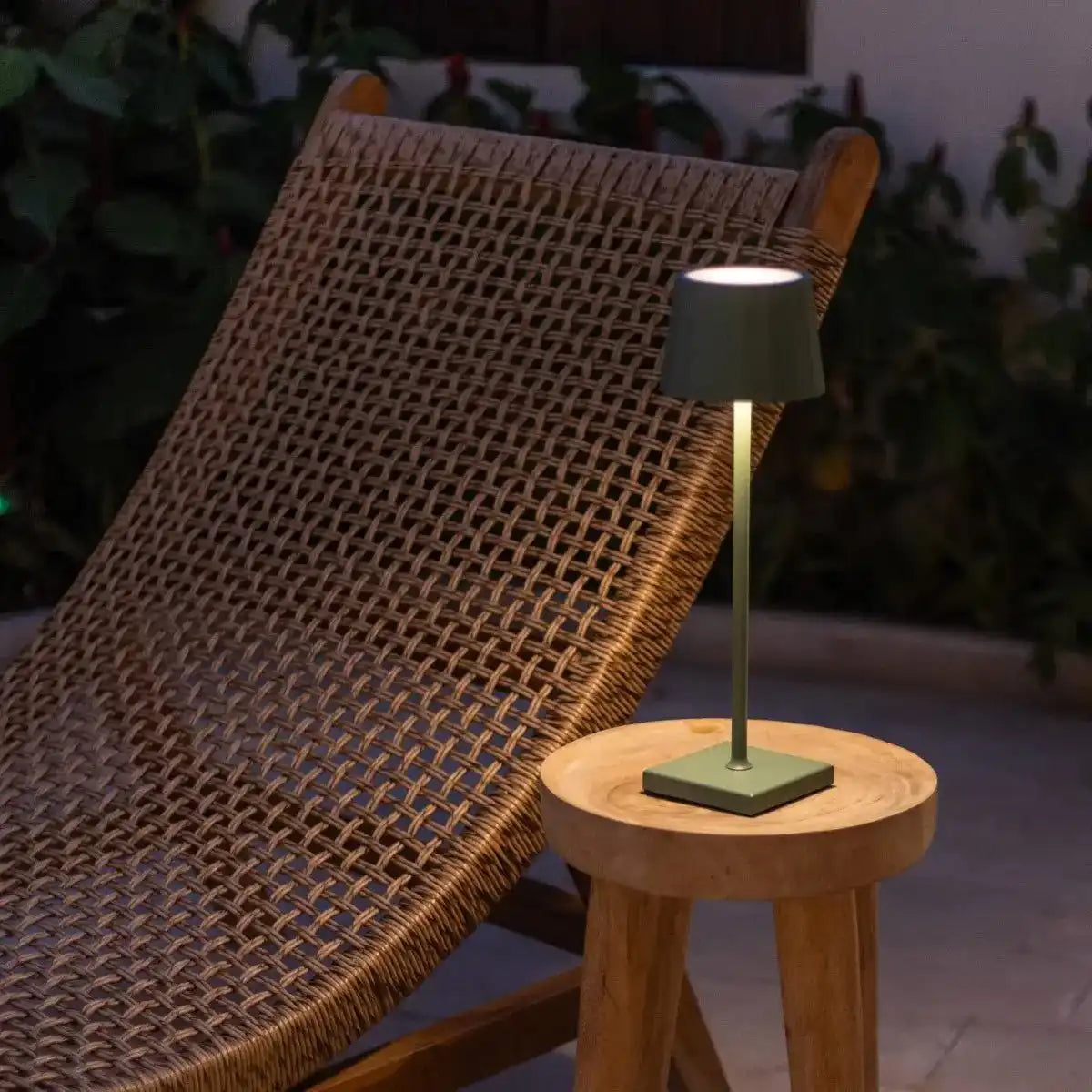 William Sage Green Wiederaufladbare Tischlampe – USB-C, dimmbar, 120-Stunden-Akku