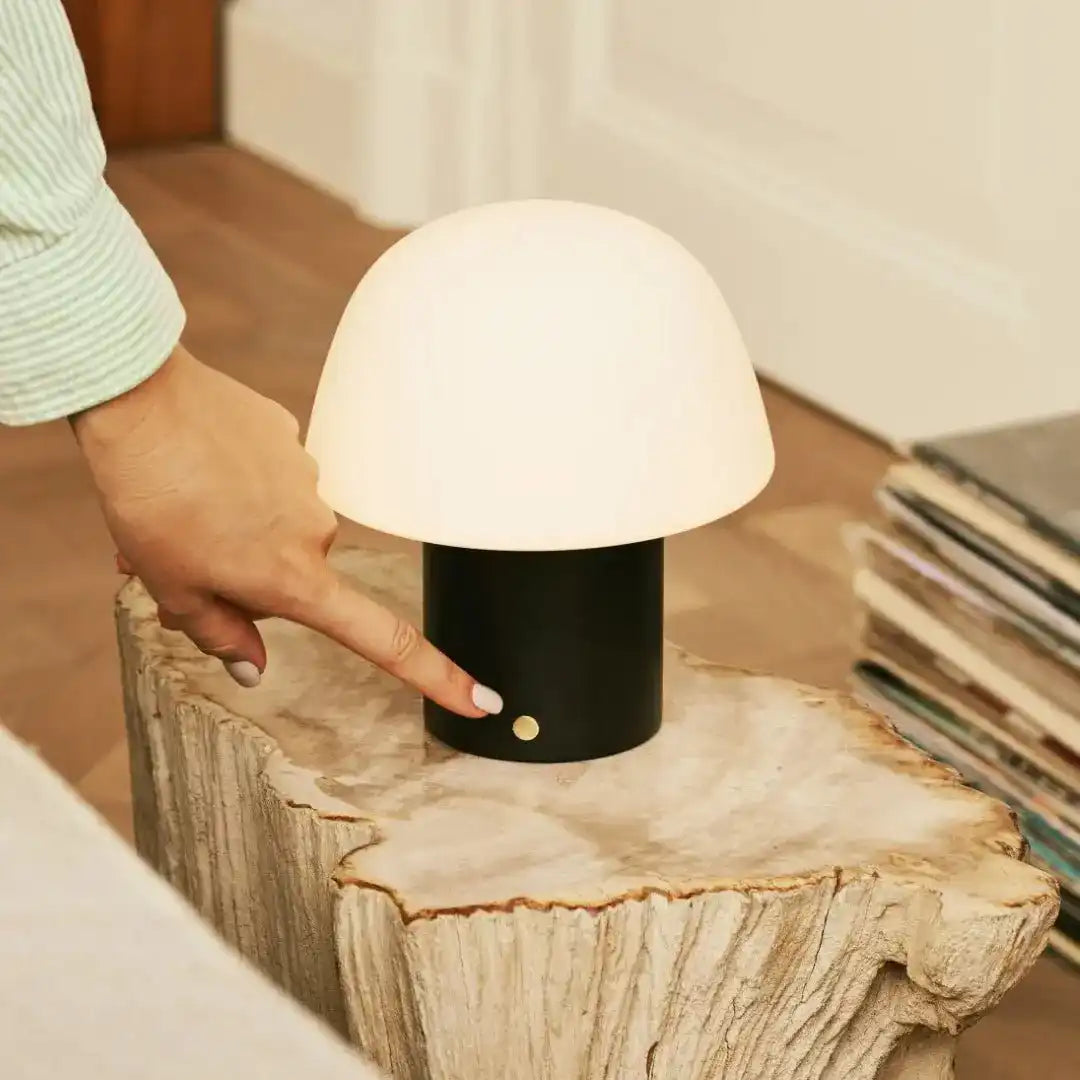 Yannick Black Tischlampe ohne Kabel - modern, Batterie und dauerhaft