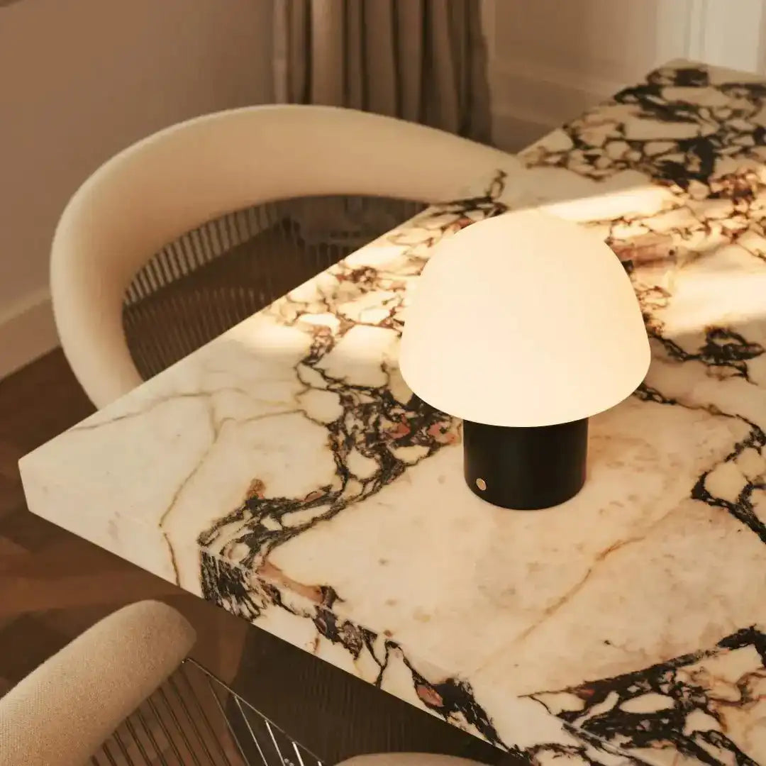Yannick Black Tischlampe ohne Kabel - modern, Batterie und dauerhaft