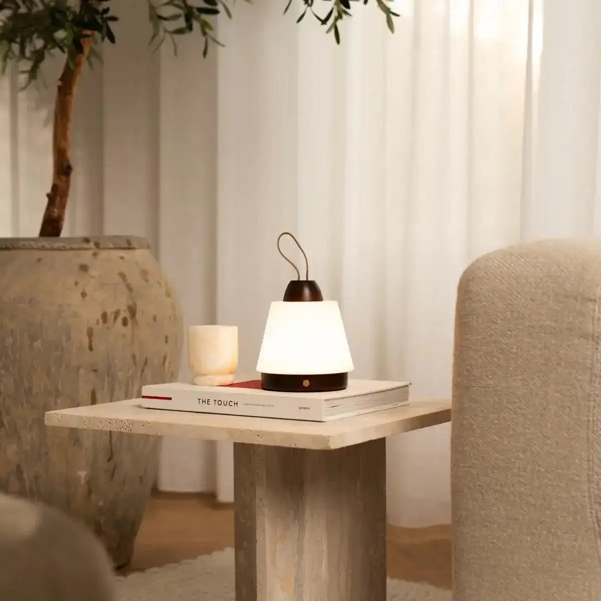 Liv Dunkelbraune wiederaufladbare Lampe – Lederband, dimmbar, 3 Lichtmodi, kabellos