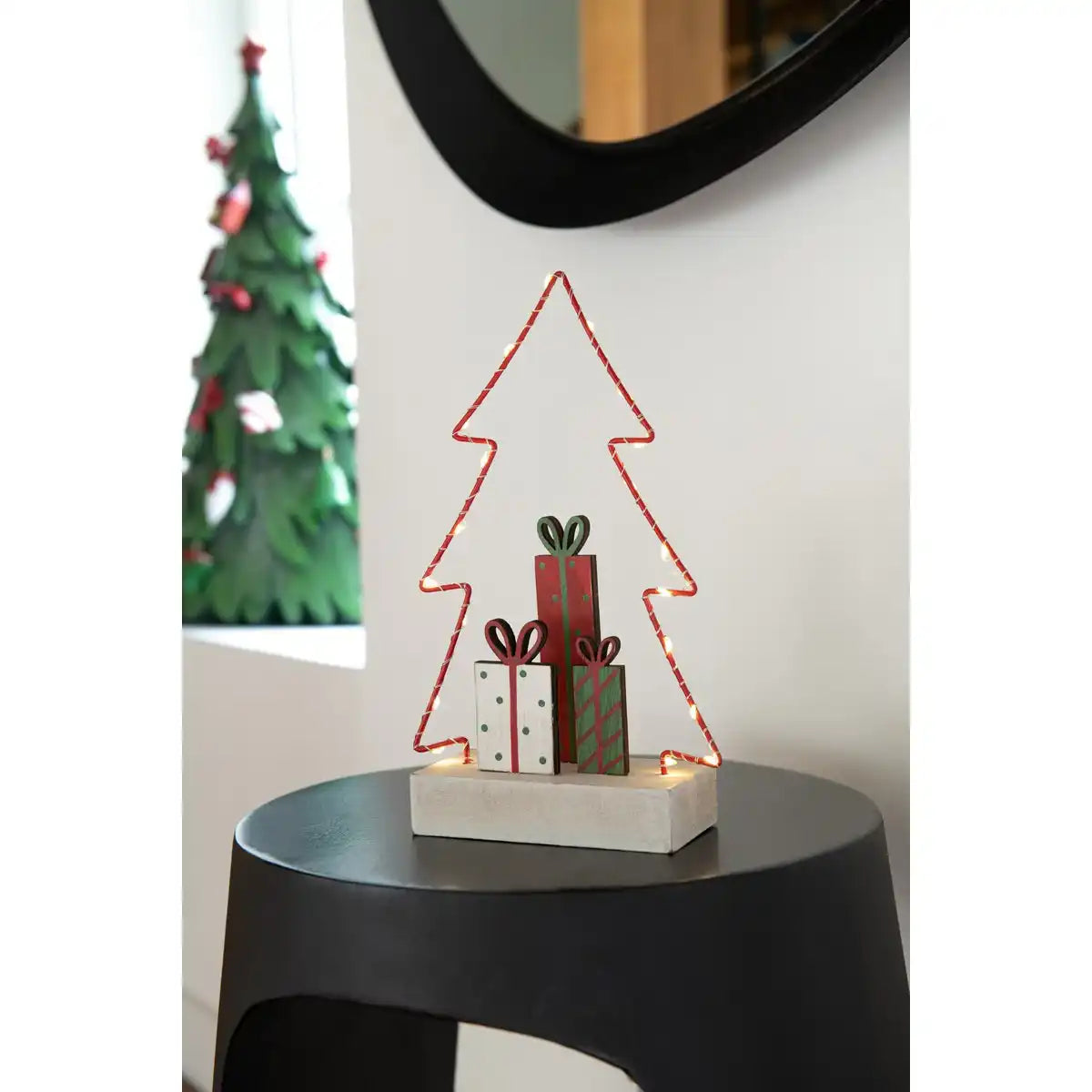 J-Line Weihnachtsbaum+Geschenke LED Weiß/Rot/Grün Klein