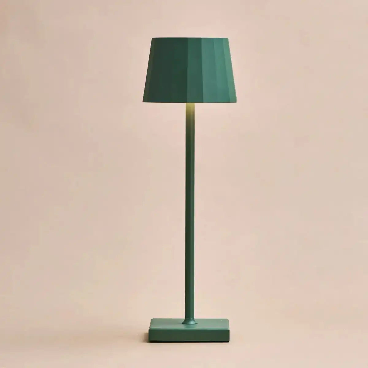 William Sage Green Wiederaufladbare Tischlampe – USB-C, dimmbar, 120-Stunden-Akku