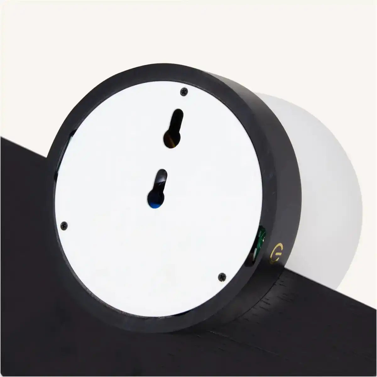 Kane Black Cordless Wandleuchte – wiederaufladbare Lampe aus Holz und Glas