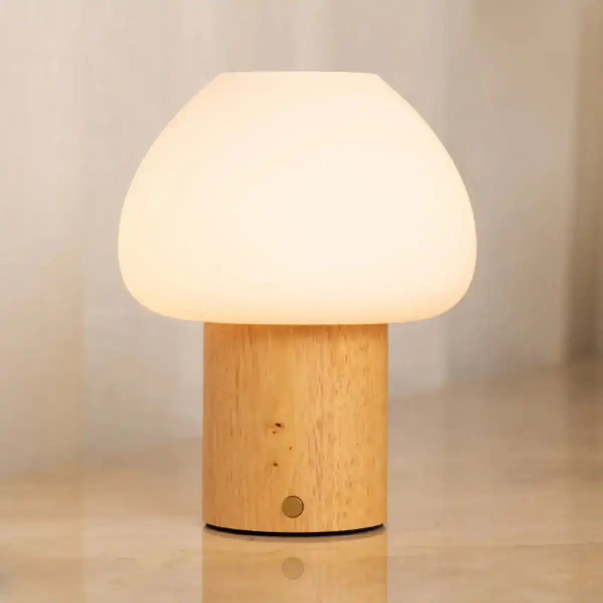 Fynn Hellbraune Holzlampe – wiederaufladbar, dimmbar und stilvoll