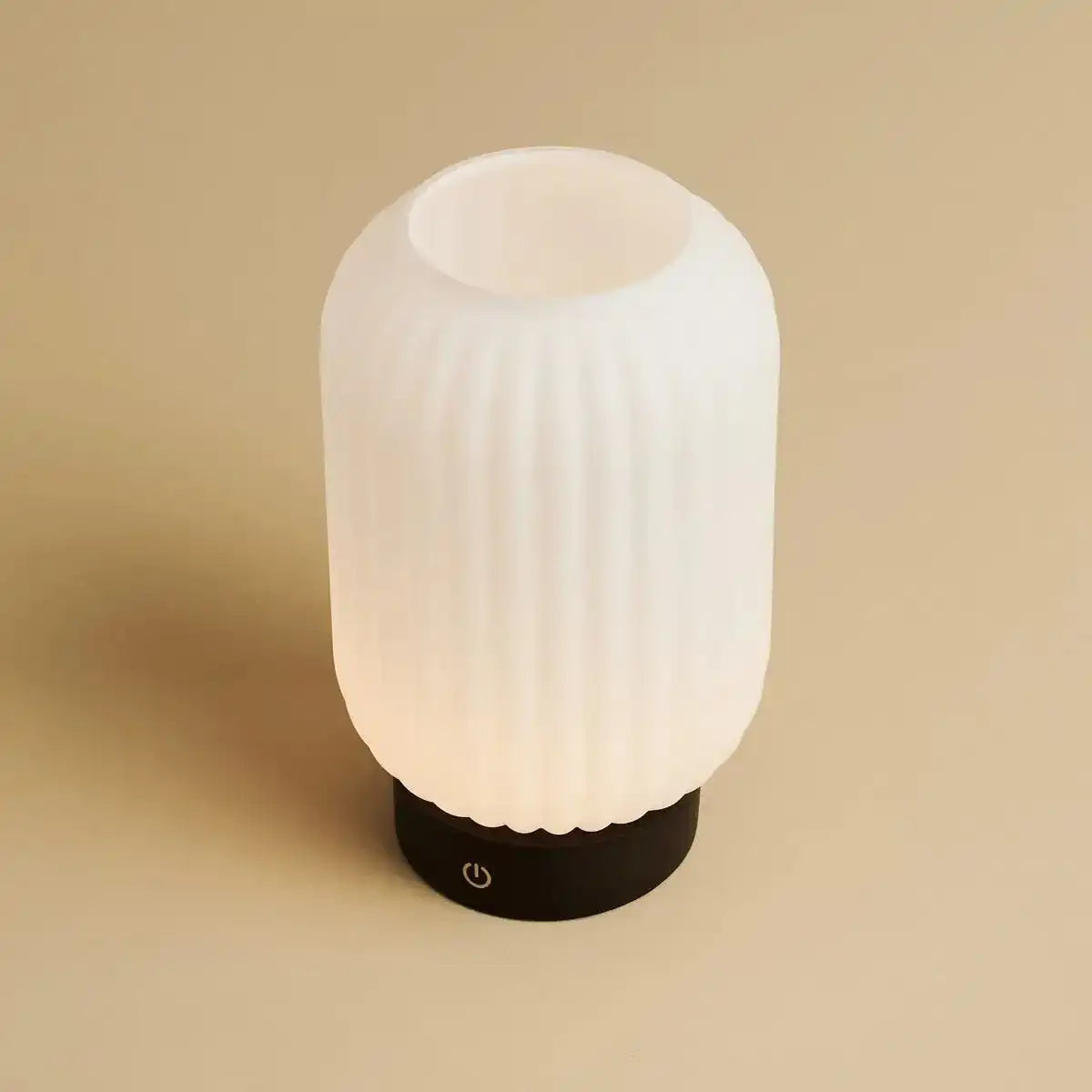 Lilly Dark Brown einzigartige wiederaufladbare Lampe - gefrostete Glaslampe, Holzbasis, dimmbar, 3 helle Modi