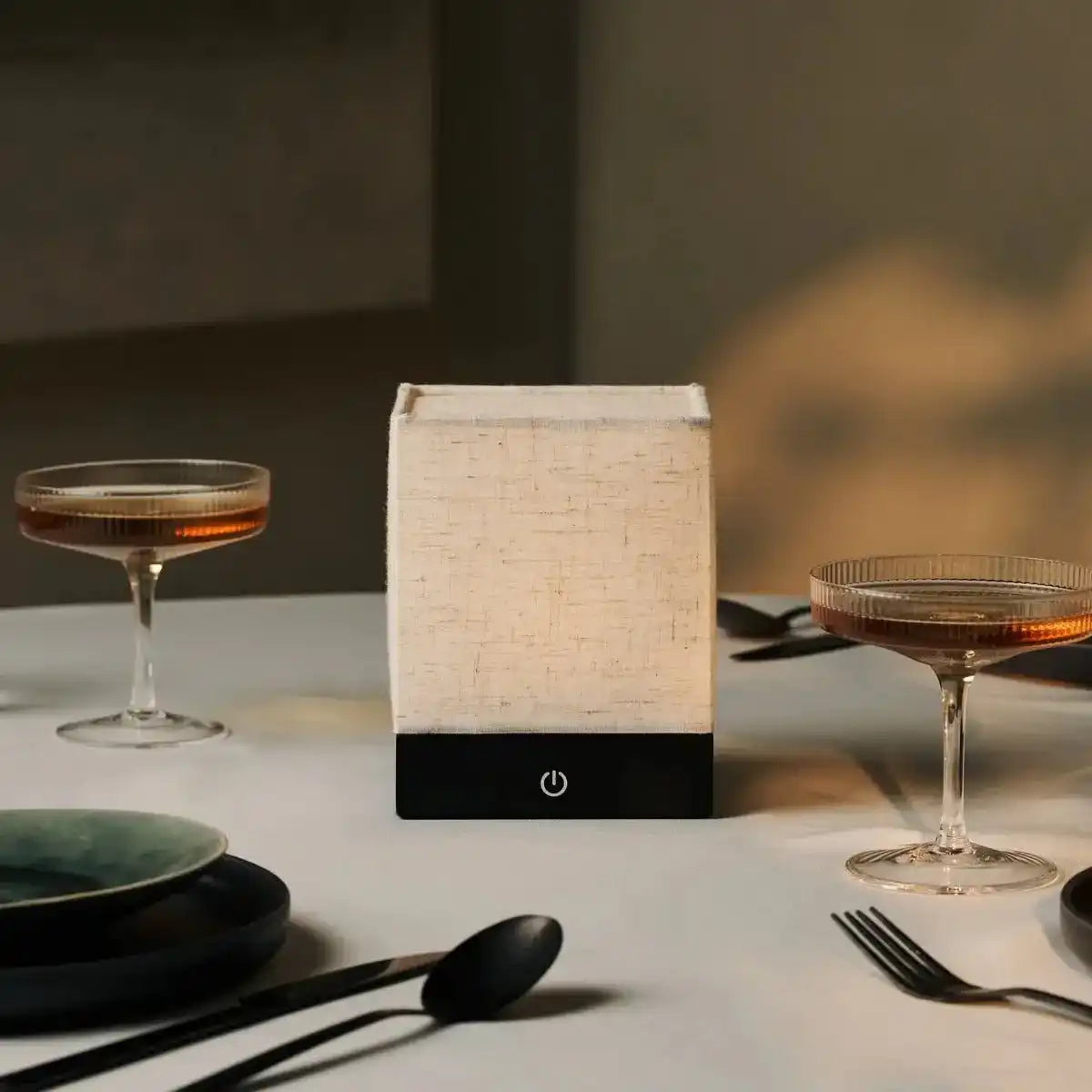 Zano schwarze drahtlose Lampe mit Holz und Leinen - Stimmungsbeleuchtung, LED -Tischlampe mit Batterie