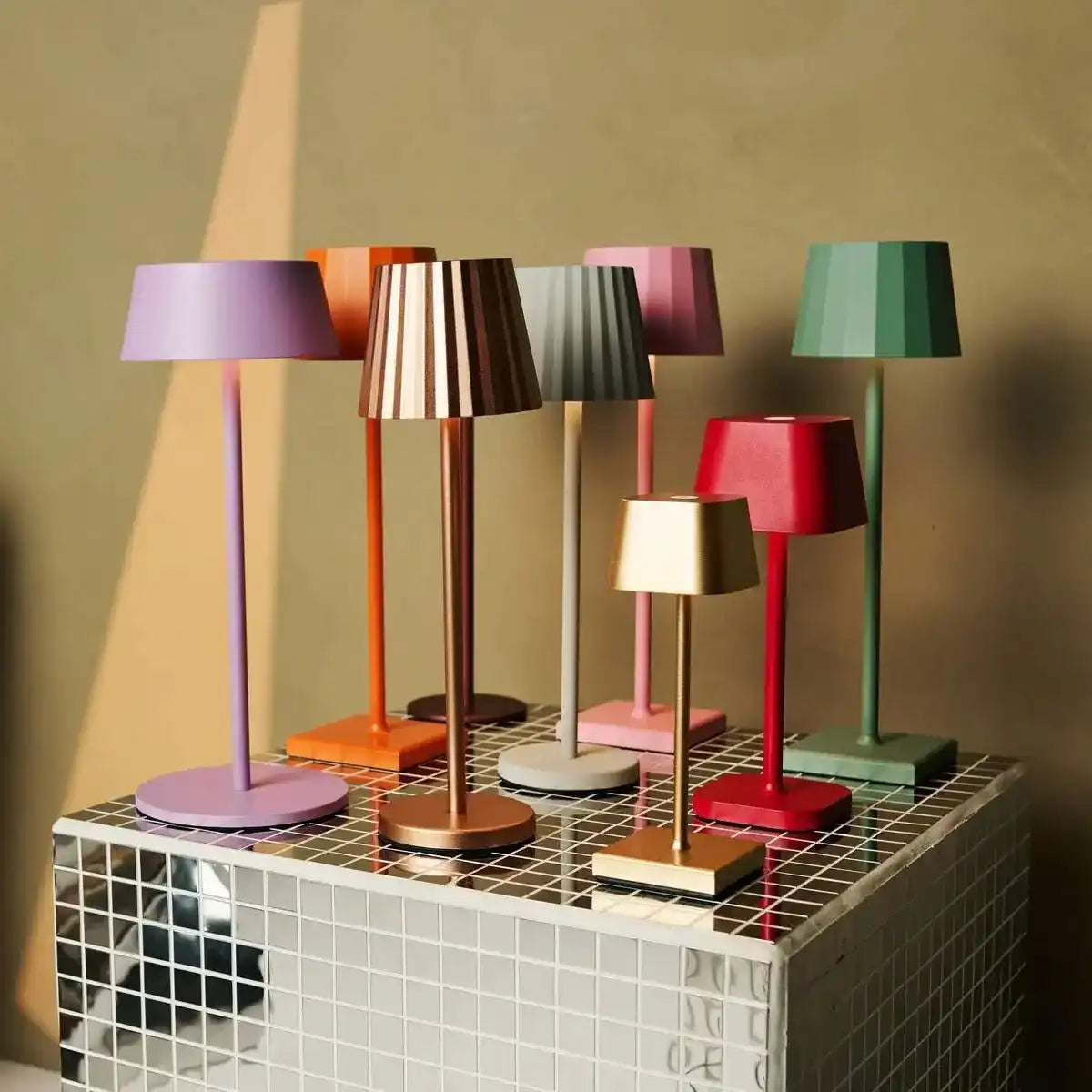 Yannick Black Tischlampe ohne Kabel - modern, Batterie und dauerhaft
