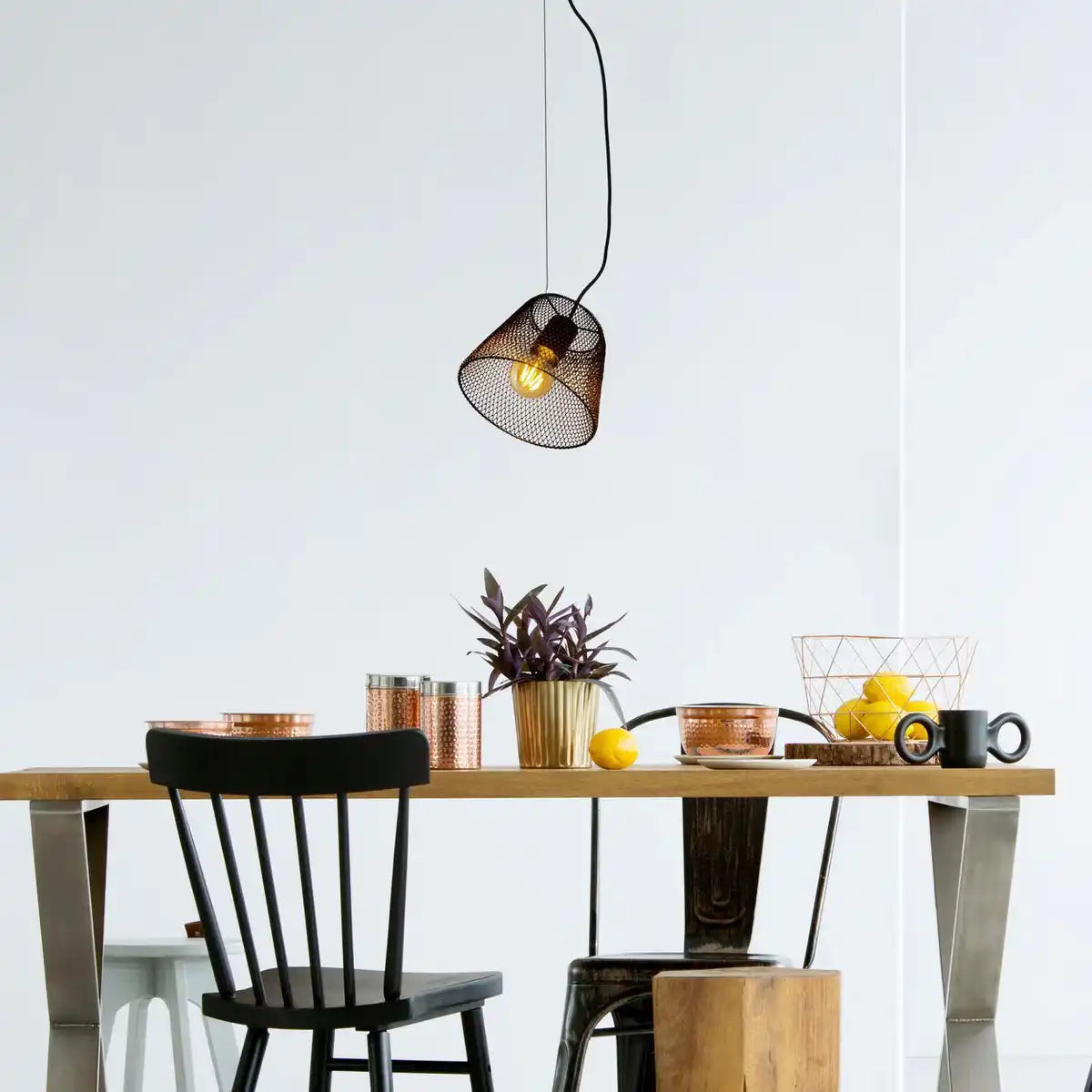 Pendelleuchte "KORIE", Pendellampe aus Metall in Schwarz, mit E27-Fassung, Ø20cm, für Wohnbereich und Büro.