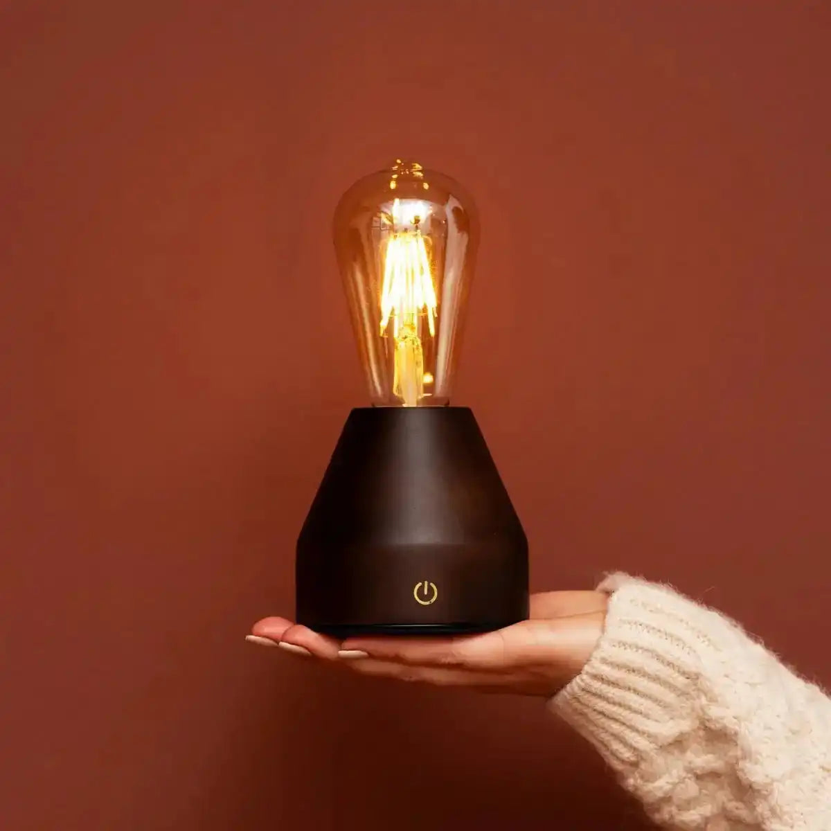 Zavi Dunkelbraune wiederaufladbare LED-Tischlampe – kabellos, dimmbar, 80-Stunden-Akku