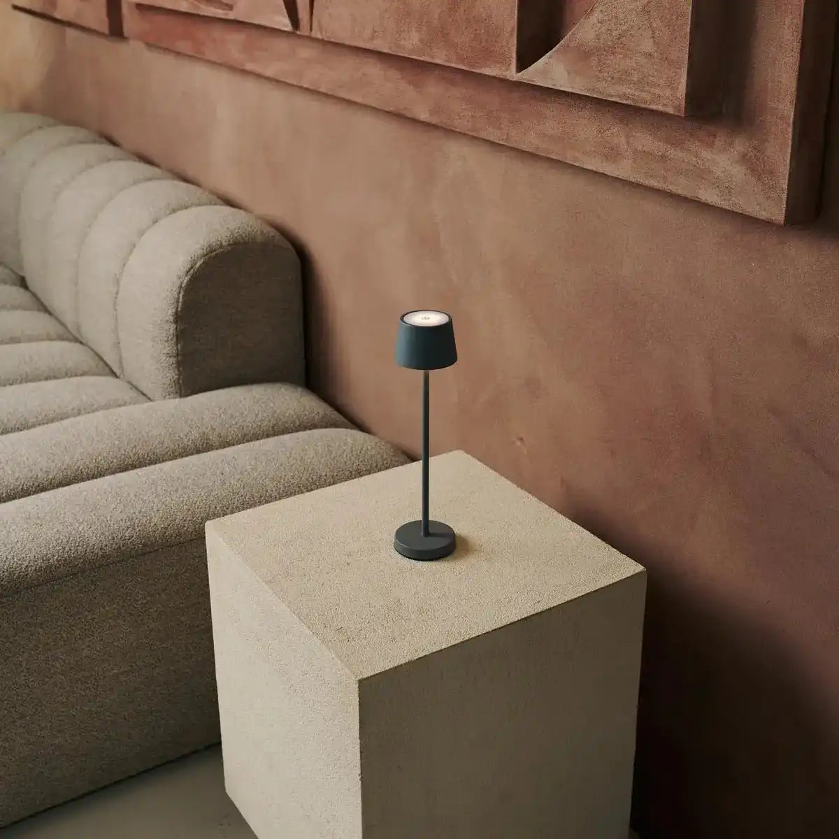 Vondel Mini Mouse Grey wiederaufladbar und schnurlose Lampe perfekt für die Gastgewerbebranche - drahtlos wiederaufladbar über Ladestation