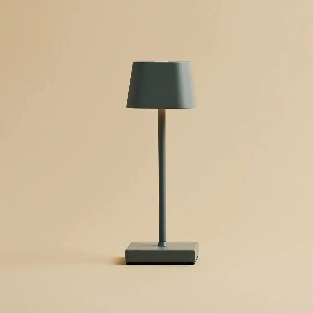 Combi Set Professional-4 x Sarphati Mini Maus grau-aufladbarer Tischlampen & 1 x Amstel Wireless Ladestation mit Qi-Technologie