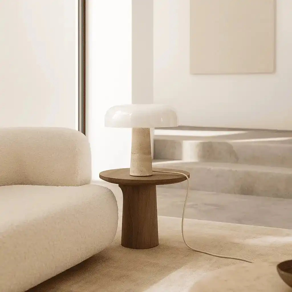 Emily Travertin-Lampe – elegantes handgefertigtes Design mit Glasschirm