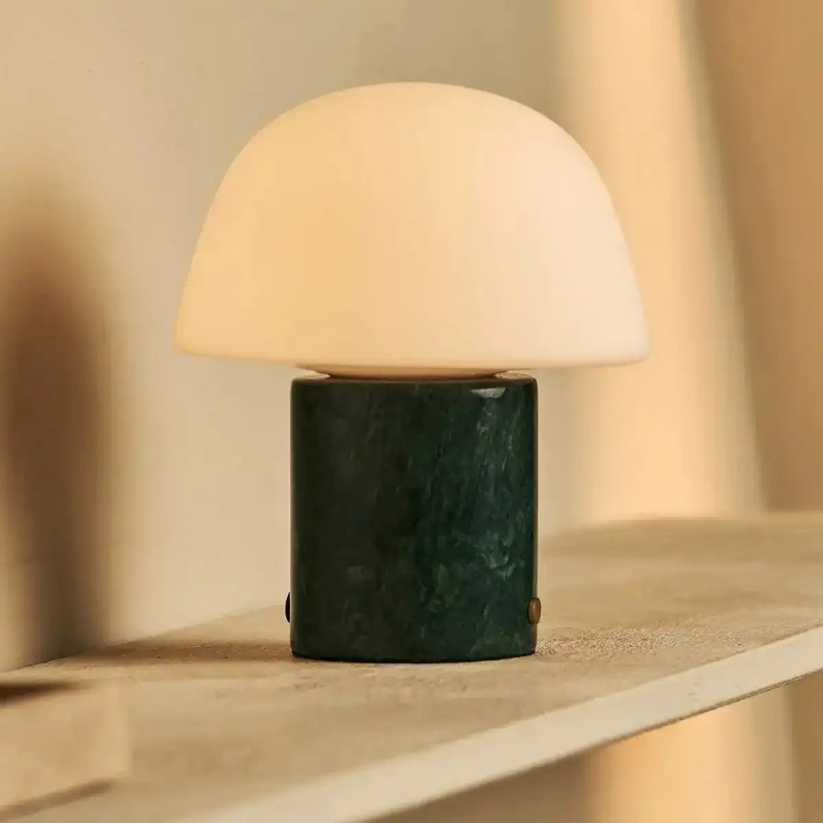 Maes Green / Verde Alpi - Elegante Marmorlampe, bis zu 100 Stunden Beleuchtung, stilvoll und funktional