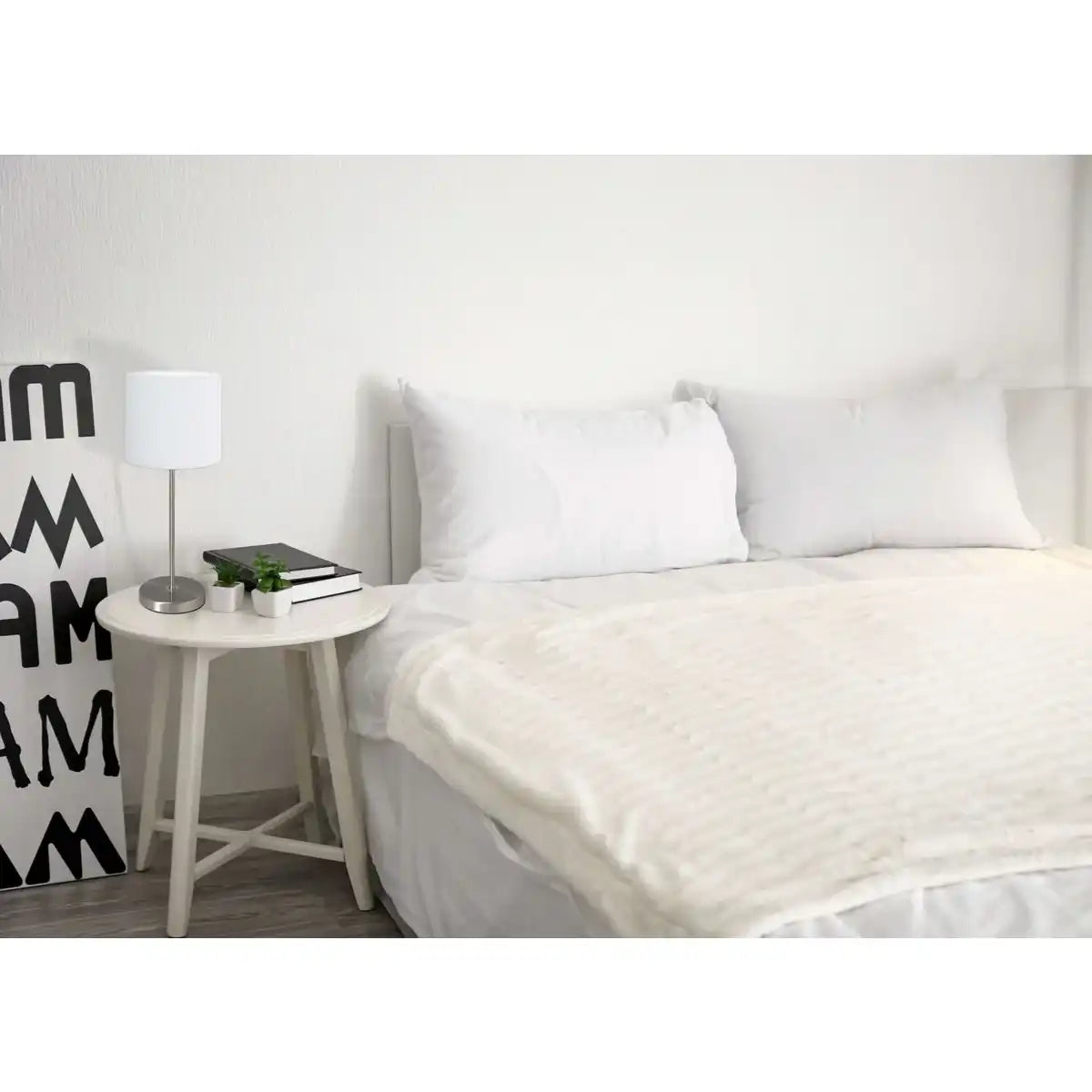 Tischleuchte "NEW YORK", klassische Tischlampe aus Metall mit Textilschirm in Weiß, mit E27-Fassung, 38,5 cm hoch, perfekt für Wohnzimmer, Esszimmer, Diele und Büro