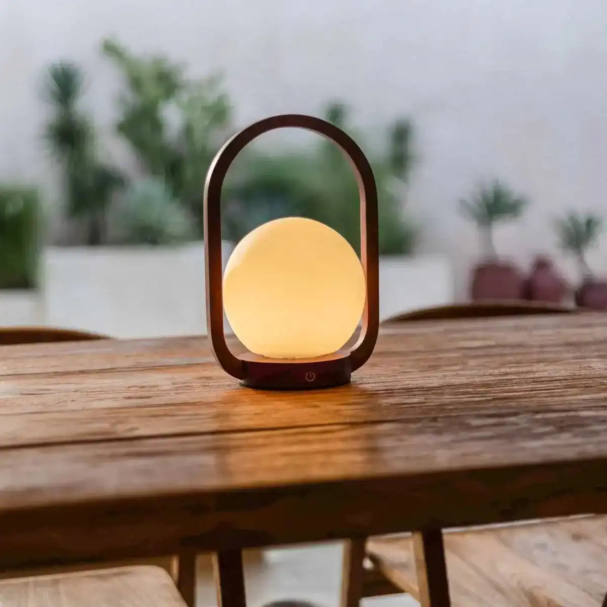 Skye Kastanienbraune kabellose Holzlampe | Wiederaufladbar und dimmbar