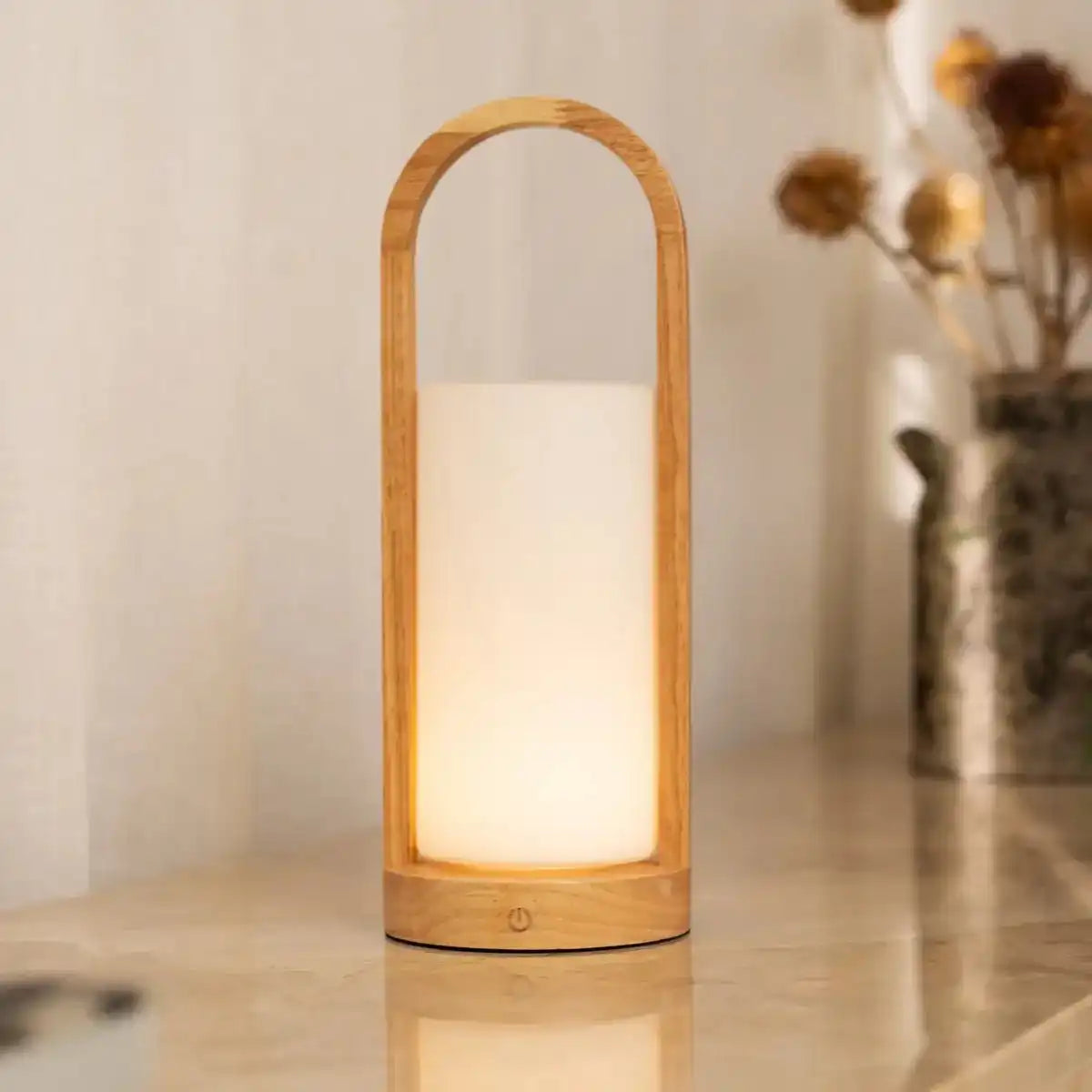 Evie Hellbraune wiederaufladbare Tischlampe aus Holz – dimmbar und kabellos