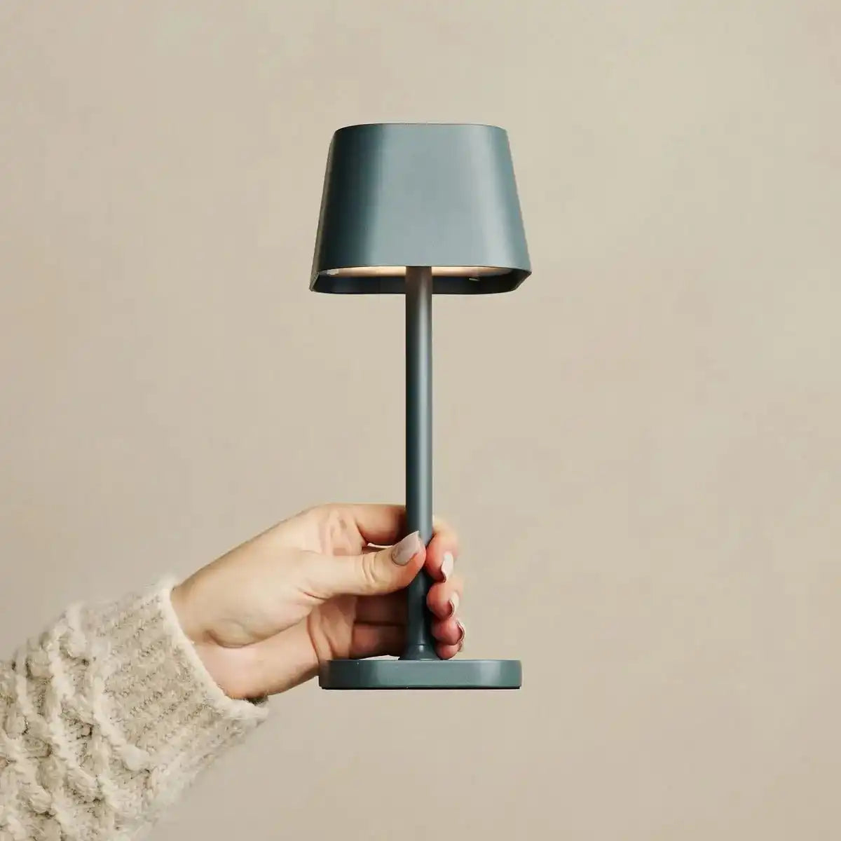 Ava Steingrau - wiederaufladbare Tischlampe | Stilvoller, schnurloser Lampe und dimmbar