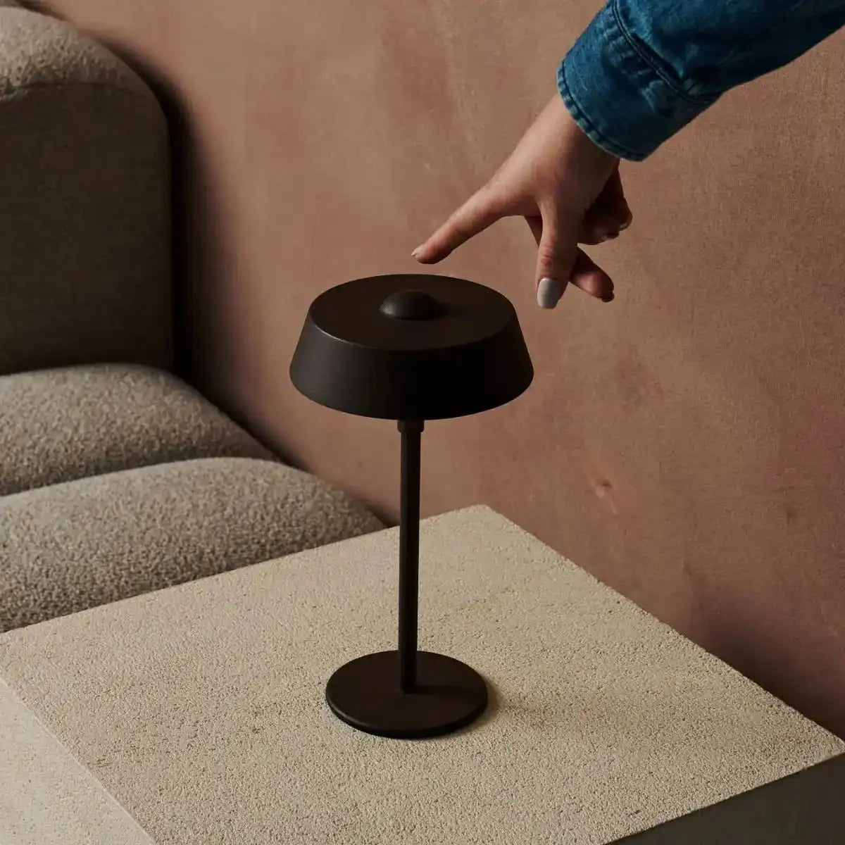 Luca Mocha Brown - USB wiederaufladbare Lampe l minimalistisch, verspielt und dimmbar