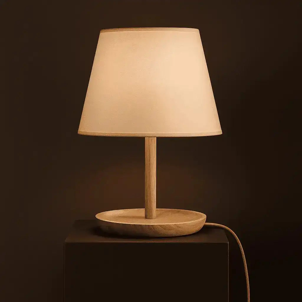 Emily hellbraune Holzlampe mit Kabel - handgefertigtes nachhaltiges Design für Zuhause