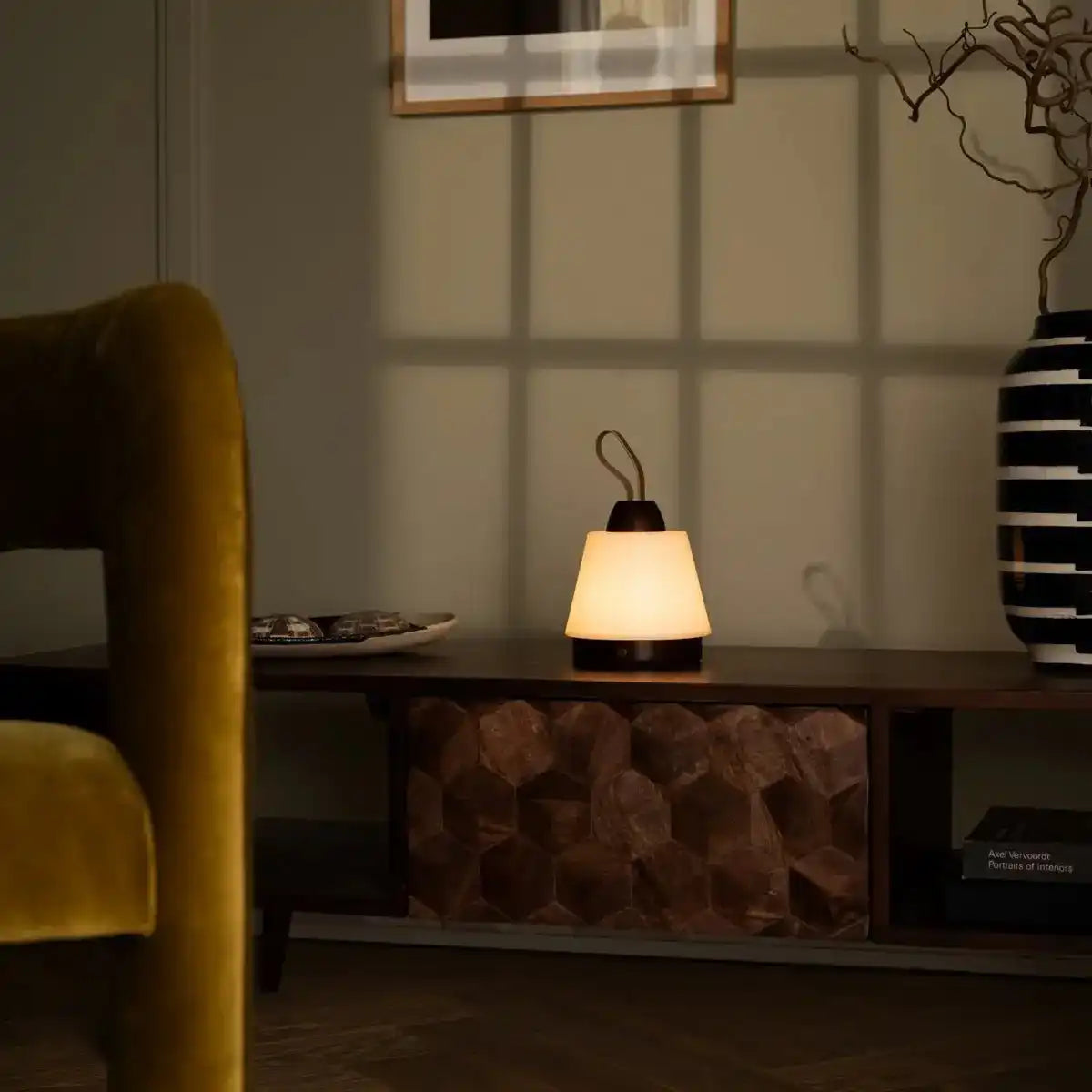 Liv Dunkelbraune wiederaufladbare Lampe – Lederband, dimmbar, 3 Lichtmodi, kabellos