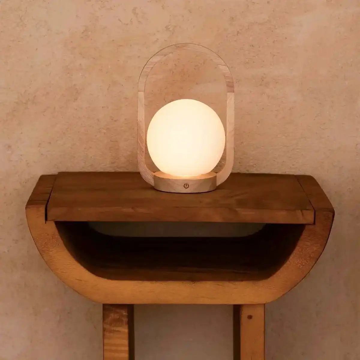 Skye Hellbraune kabellose Holzlampe | Wiederaufladbares und dimmbares Design