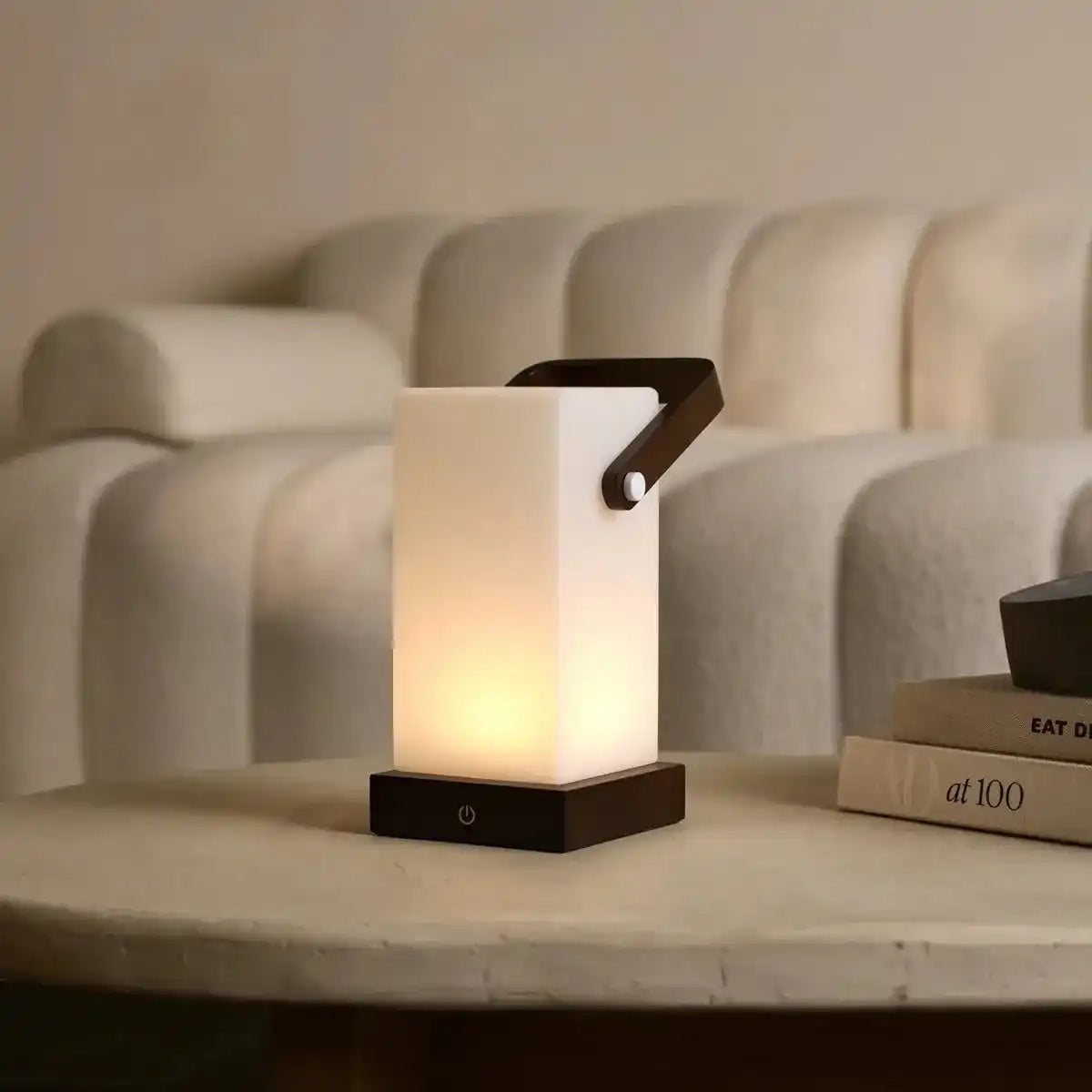 Harper dunkelbraune Holzlampe – kabellose wiederaufladbare Tischlampe mit Griff