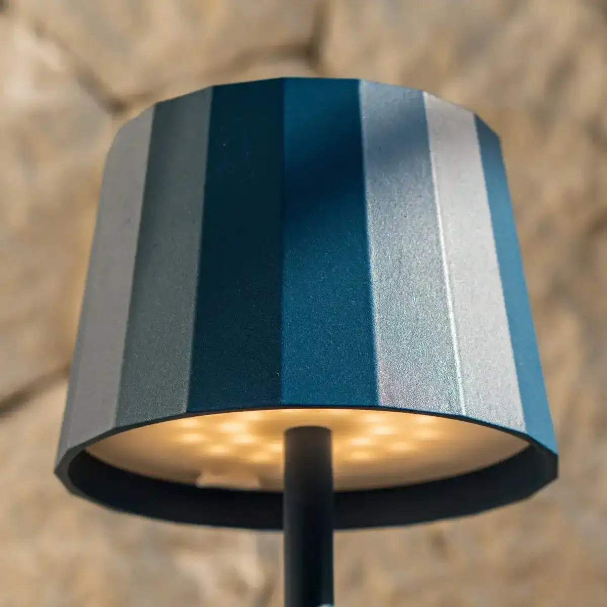 Wouter Delftware Blue wiederaufladbare Tischlampe-drahtloses Ladung, dimmbar, 120-Stunden-Akkulaufzeit
