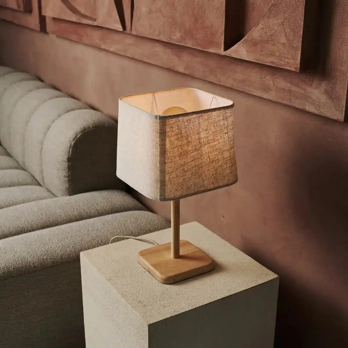 Marley Holzlampe mit Beige Schatten - stilvoller und organischer Hausbeleuchtung
