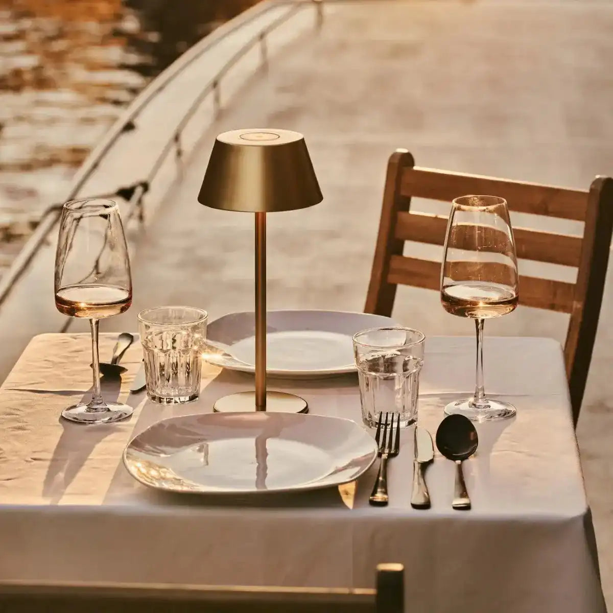 Milou Gold - Tischlampe ohne Kabel l moderne, Design- und 3 Lichtmodi