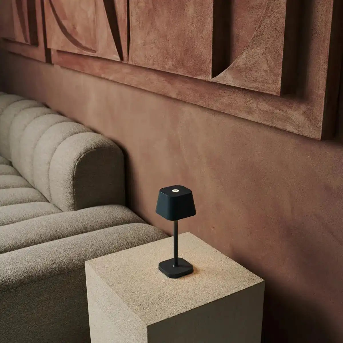 Ava Steingrau - wiederaufladbare Tischlampe | Stilvoller, schnurloser Lampe und dimmbar