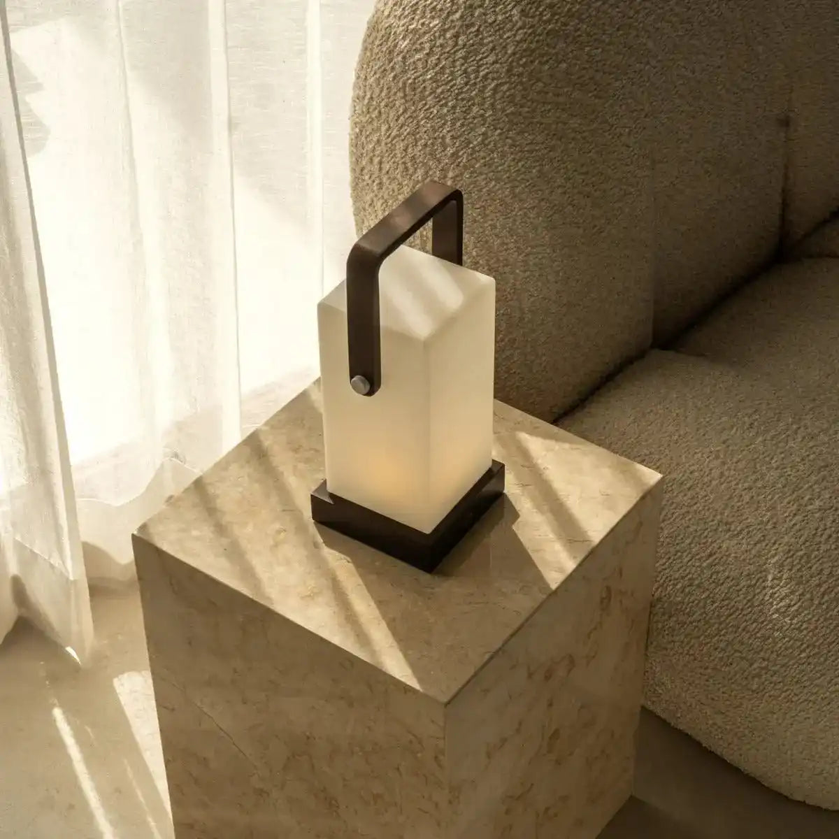 Harper dunkelbraune Holzlampe – kabellose wiederaufladbare Tischlampe mit Griff