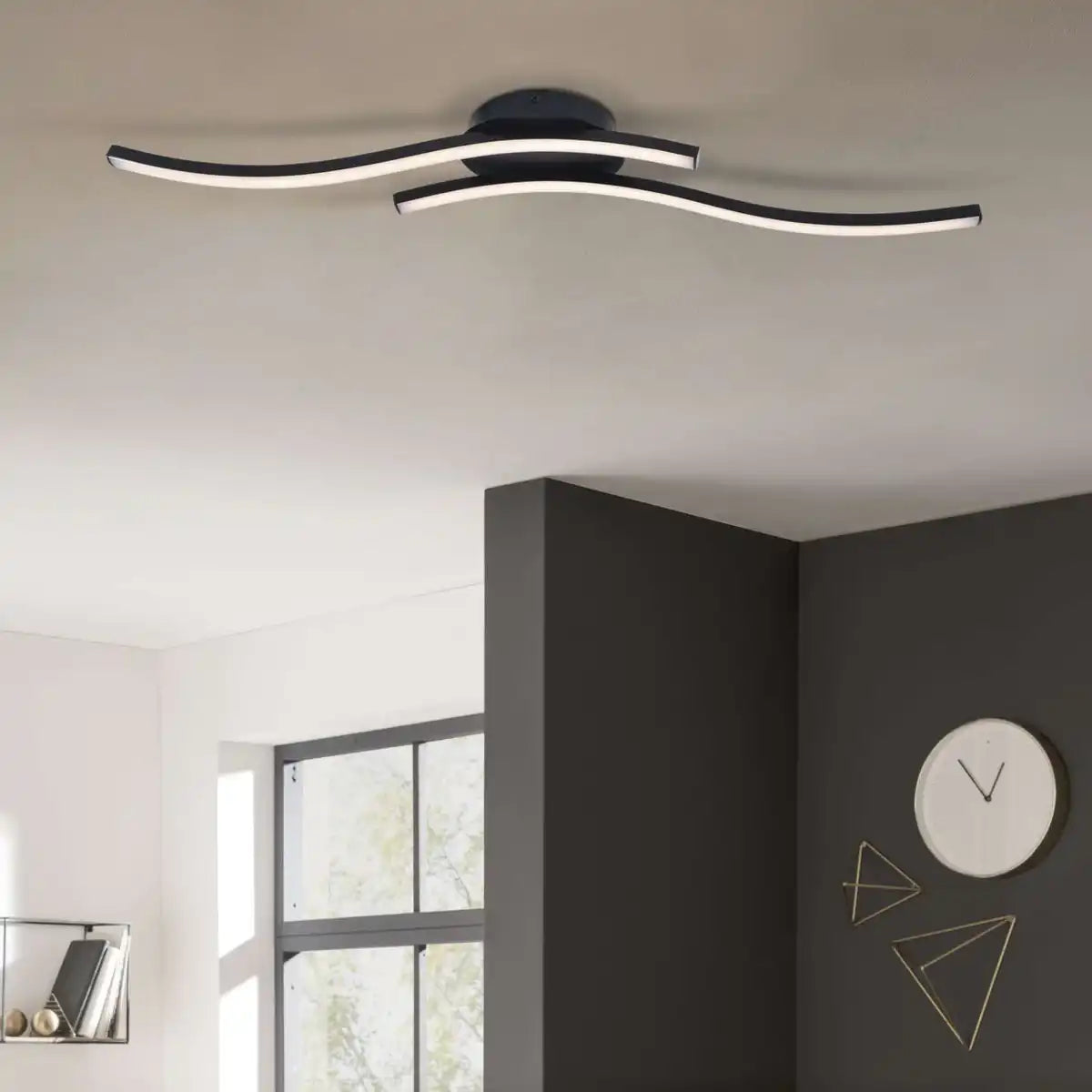 LED Wand-/Deckenleuchte "ONDA", Deckenlampe aus Metall und Kunststoff in Schwarz, mit fest verbauten LEDs, Beleuchtung für Wohnzimmer, Esszimmer oder Büro 65 cm lang