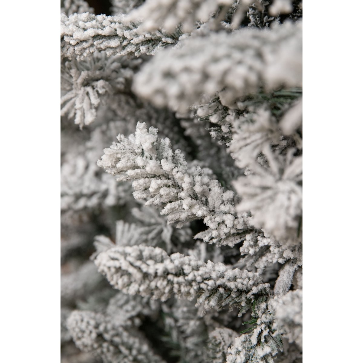 Künstlicher Weihnachtsbaum – H155 x Ø102 cm – Grün gefrostet