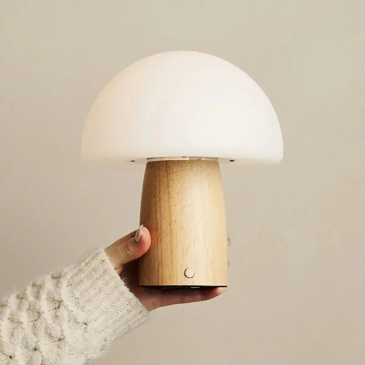 Mia hellbraun stilvolle Holztischlampe mit Dimmer - Holz, funktional und subtil