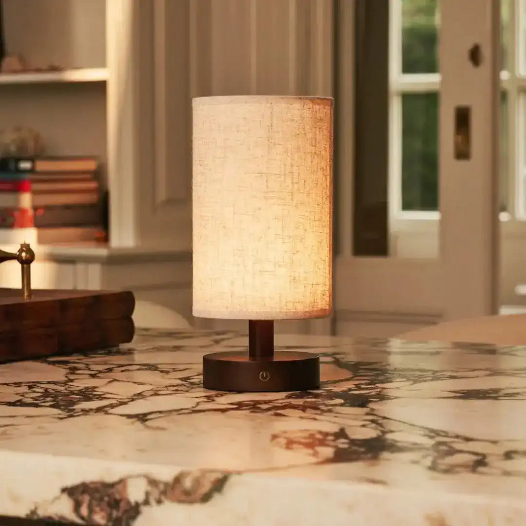 Ben dunkelbraune Holztischlampe-wiederaufladbar, dimmbar, USB-C-Antrieb