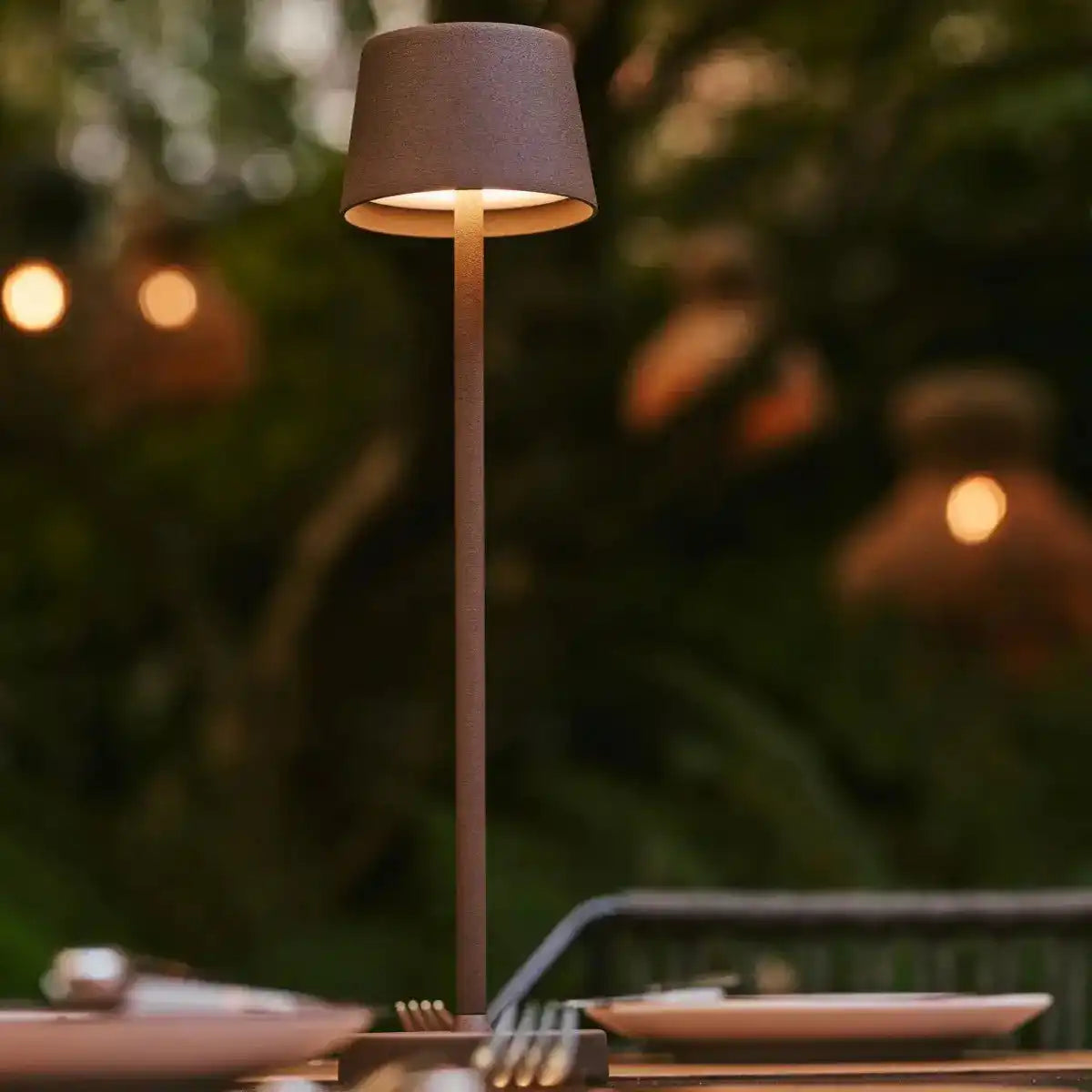 Vondel Mokka Brown wiederaufladbar und schnurloses Lampe perfekt für die Hotellerie - drahtlos wiederaufladbar über Ladestation